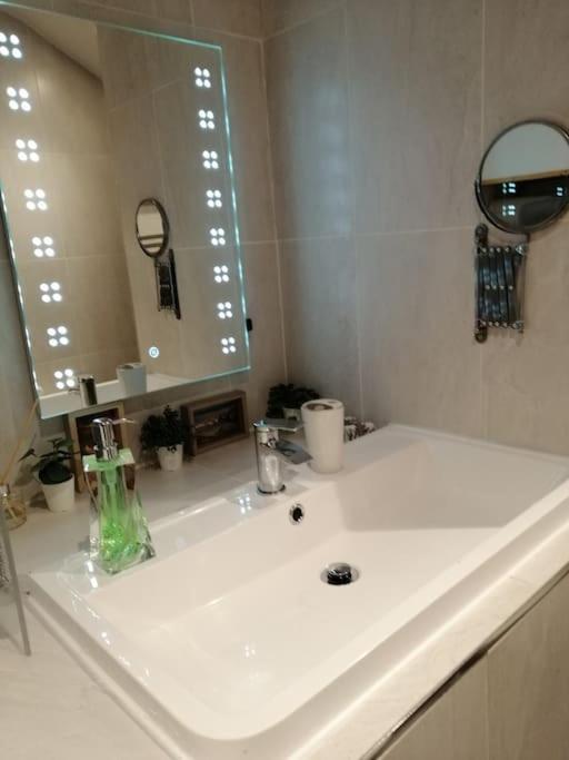 Welsh Miners Cottage Four Bedroom House Treherbert المظهر الخارجي الصورة